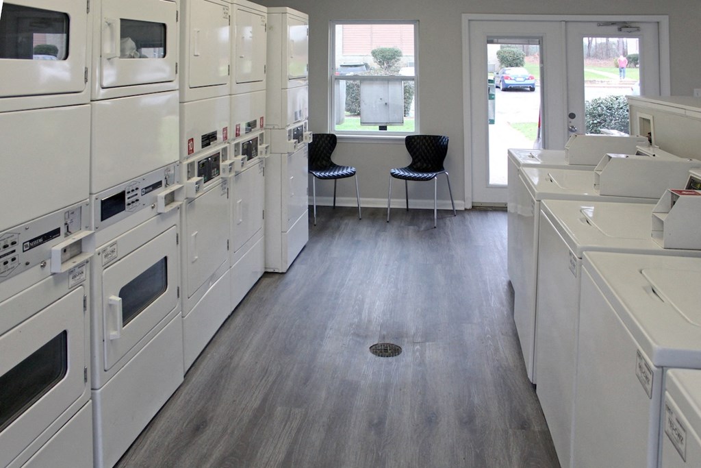 the clothing care center at The Bluffs Apartments in Jasper, AL