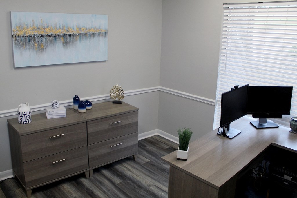 leasing office with furnishings and decor at Woodland Villas Apartments, Jasper, AL 35504