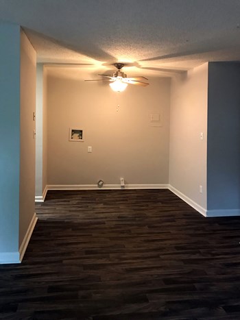 swg-5 dining area with ceiling fan and hardwood-style floors - Photo Gallery 4