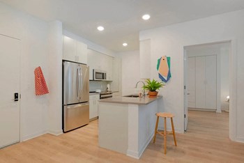 132 Yale Ave. Studio-4 Beds Apartment for Rent - Photo Gallery 4