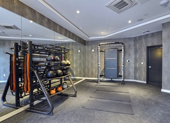 81 Monroe Street Studio-2 Beds Apartment for Rent - Photo Gallery 3