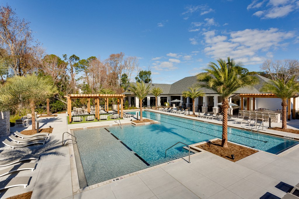 the pool at the resort at longboat key club