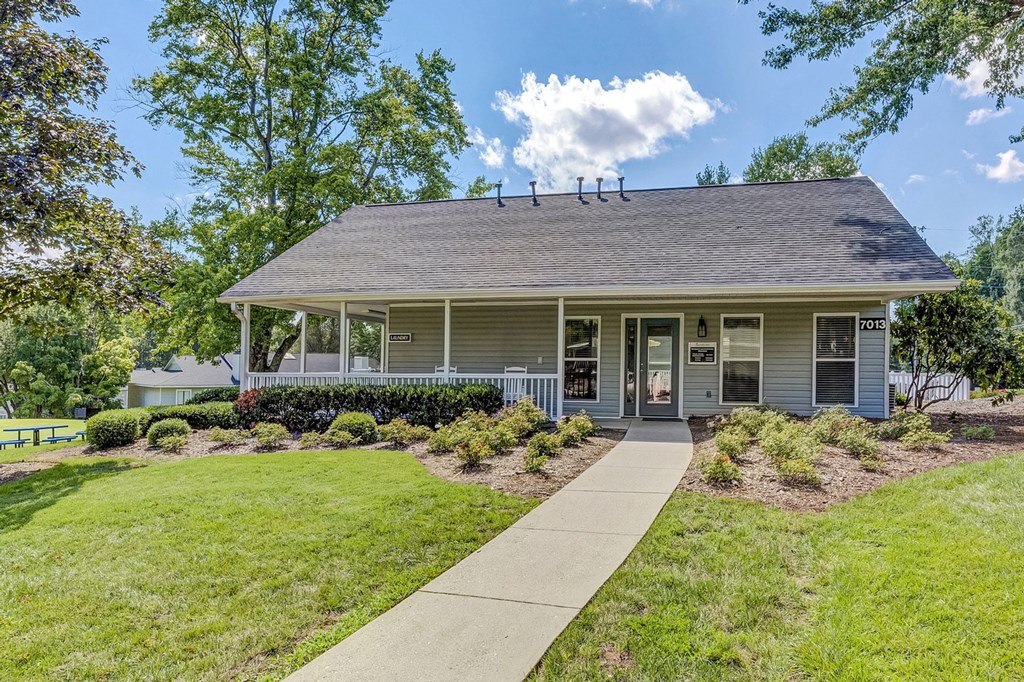 Walking Path at Brandemere Apartment Homes, Winston Salem