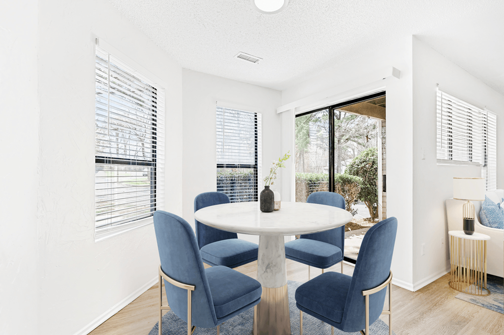 Elegant Dining Space at Bridges at Mallard Creek Apartment Homes, Charlotte, North Carolina