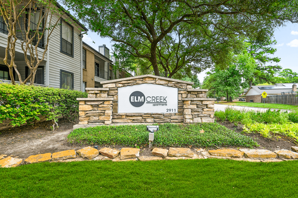 the building where the hotel is located