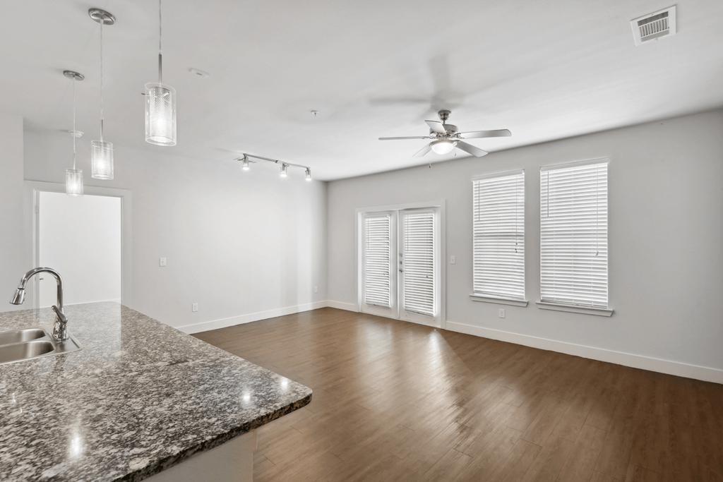 the preserve at ballantyne commons living room and kitchen