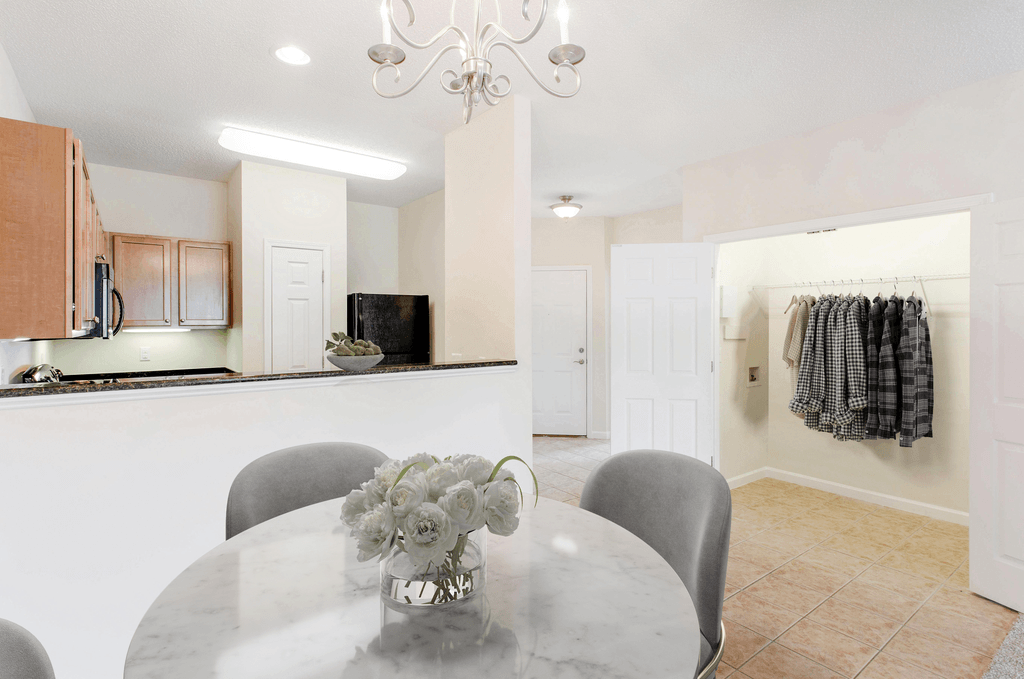 Elegant Dining Area at Ashley Court Apartments, Charlotte