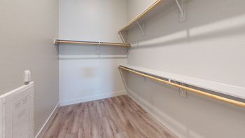 Walk in closet with shelves - Photo Gallery 99
