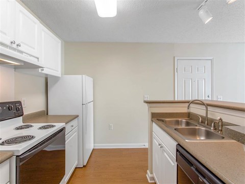 Kitchen | The Grayson Apartment Homes Charlotte, NC