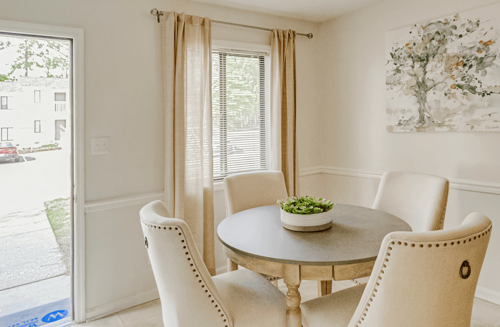 Dining Room at Patriot Point Apartment Homes, Spring Lake, 28390 