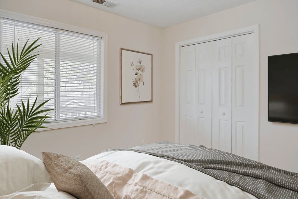 Large Bedroom at Patriot Point Apartment Homes, North Carolina 