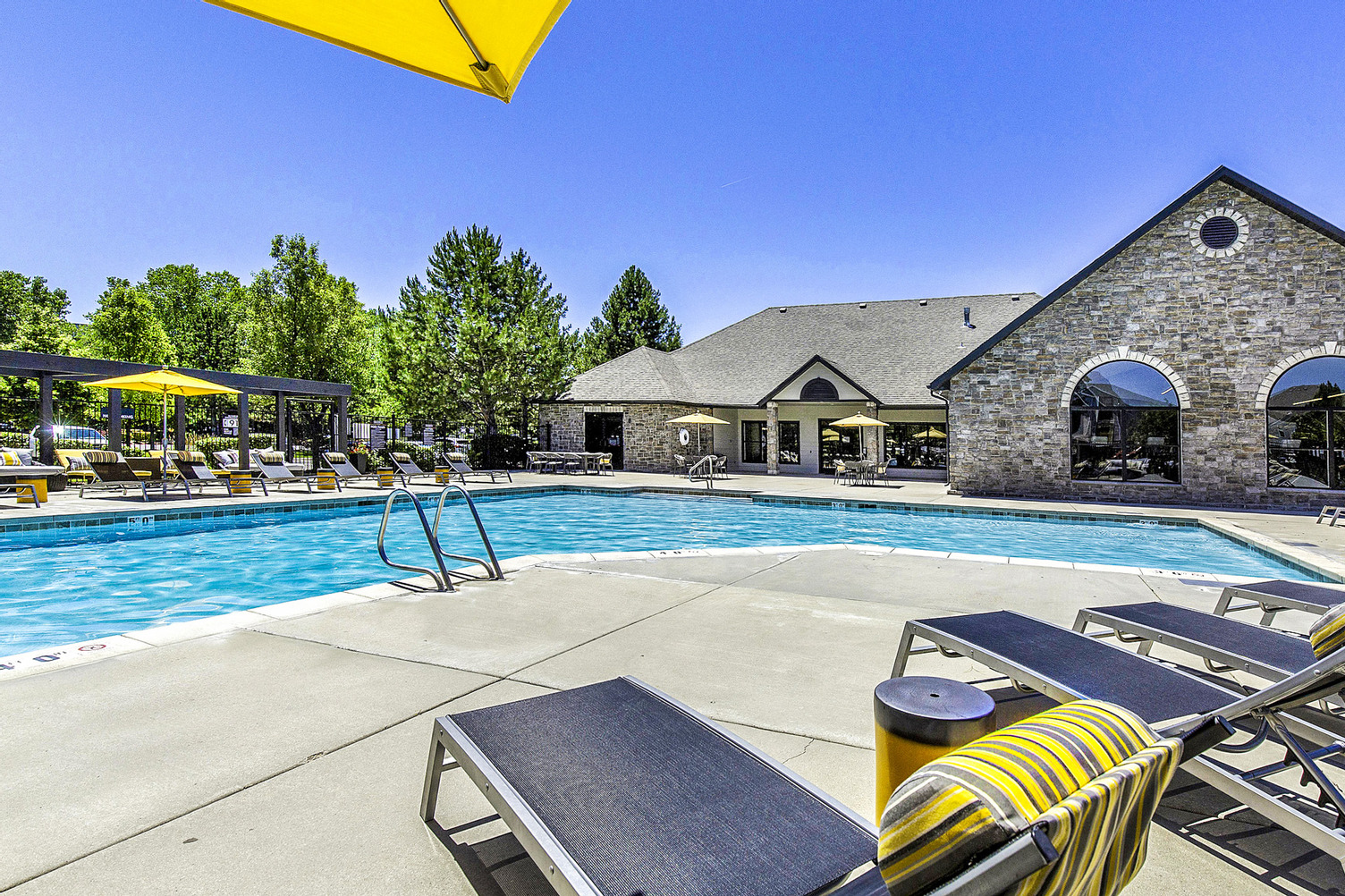Maisons Landing Apartments