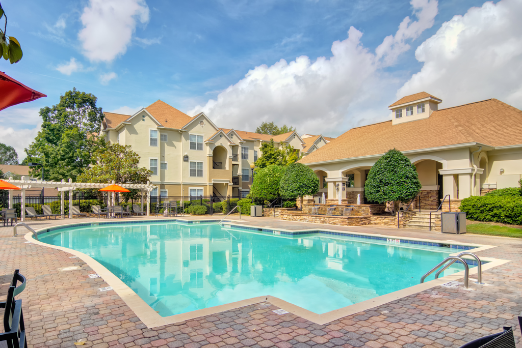the preserve at ballantyne commons resort swimming pool