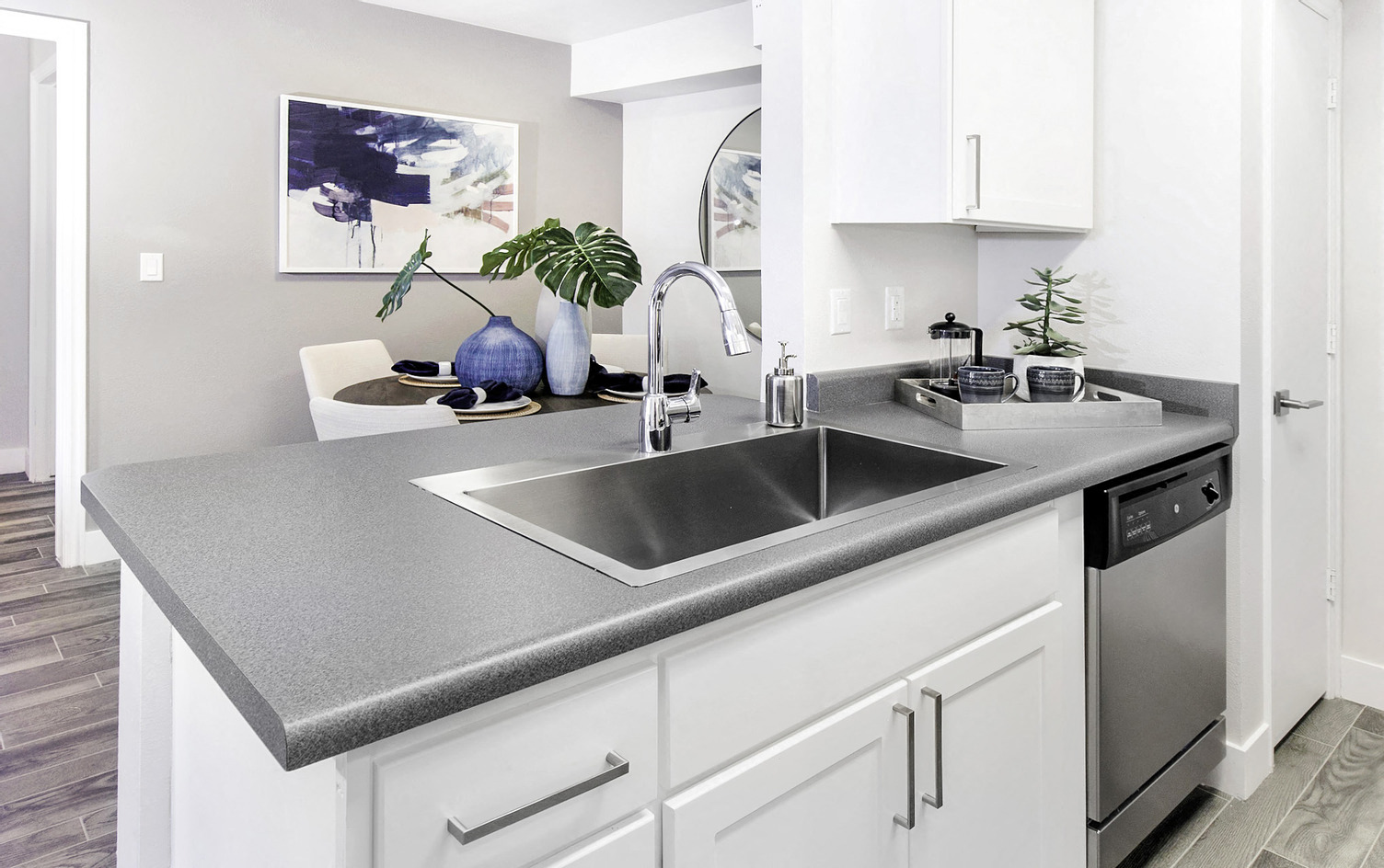 Maisons Landing Apartments