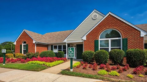 100 Bridgeport Cove Drive 2 Beds Apartment for Rent