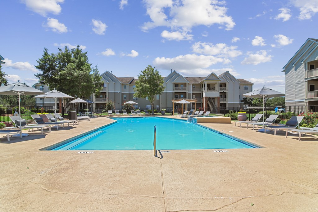 the swimming pool at the preserve at polk apartments