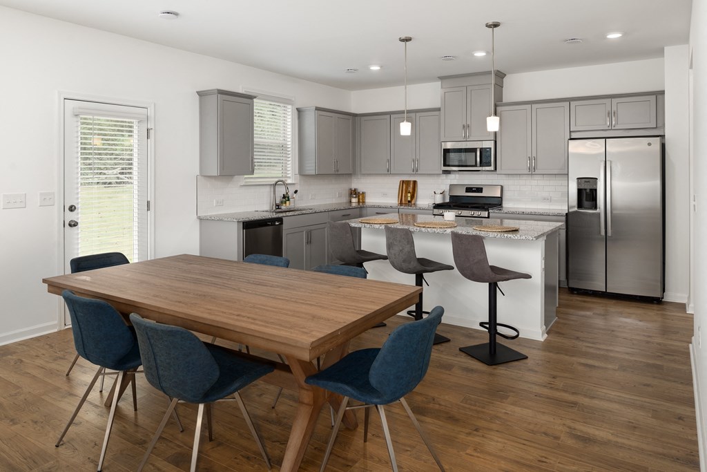 baxter woods dining kitchen