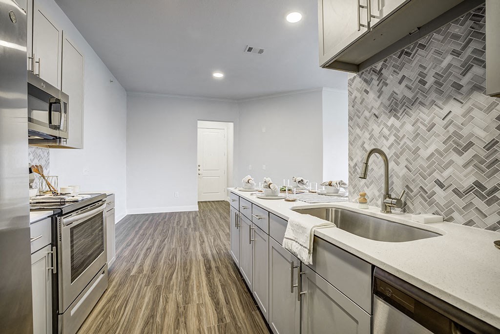 Fully Equipped Kitchen at 3500 Westlake Apartments, Texas, 78746