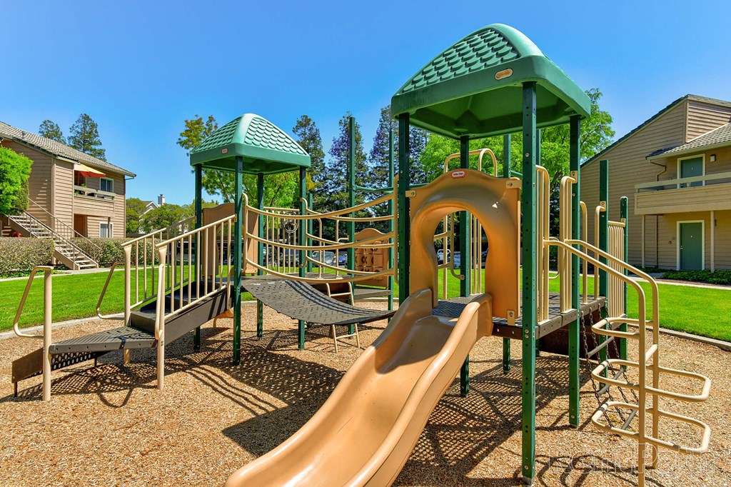 The Seasons Apartments