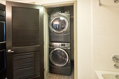 1600 VINE Los Angeles, CA 1 Bedroom Washer and Dryer - Photo Gallery 5
