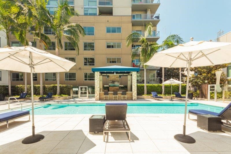 1600 VINE Log Angeles, CA Pool