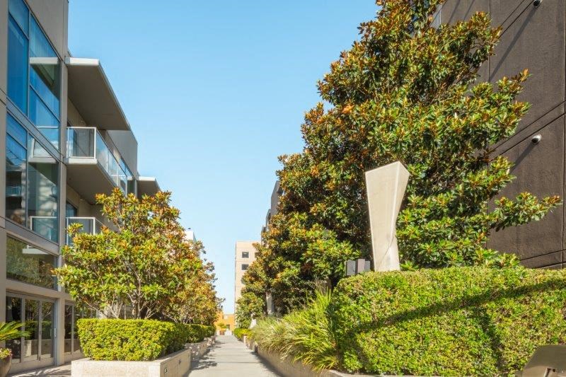 1600 VINE Los Angeles, CA 6th Floor Walkway