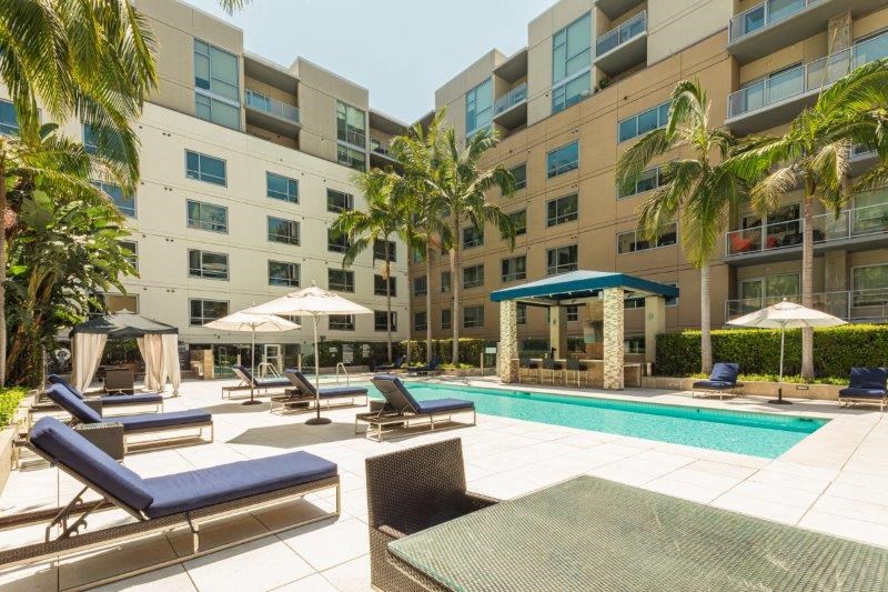 1600 VINE Los Angeles, CA Pool