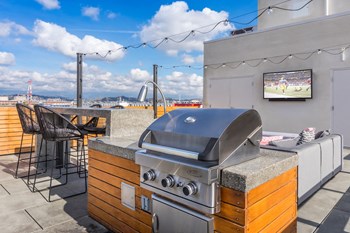 Aliso Los Angeles, CA Rooftop Deck - Photo Gallery 4