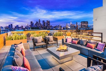 Aliso Los Angeles, CA Rooftop Deck - Photo Gallery 2