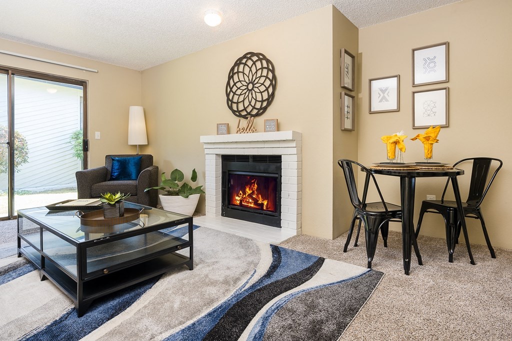 living room at at Copper Ridge Apartments, Renton, WA 