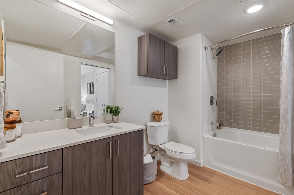 Legacy at Fitz Aurora CO bathroom