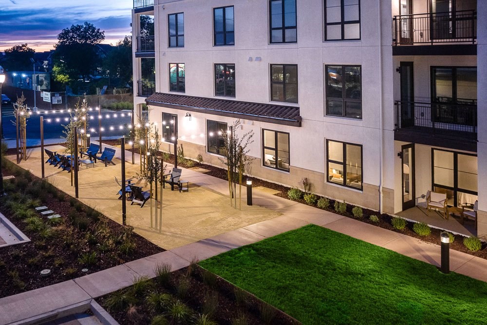 outdoor courtyard with seating