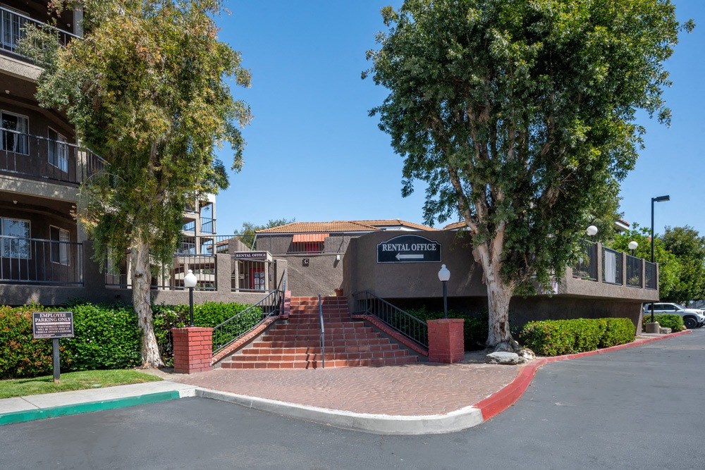 Alder Court Santa Ana, CA Community Exterior