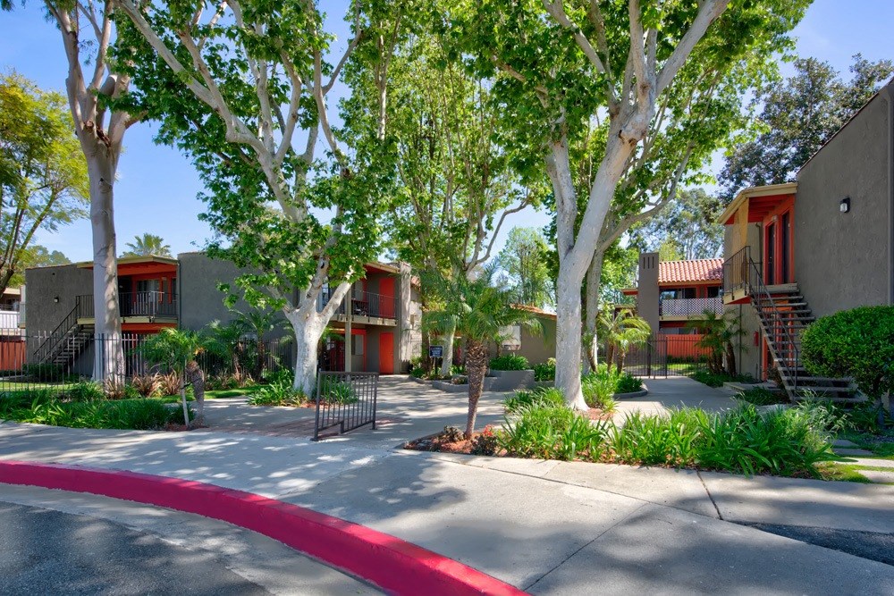 La Serena Rowland Heights, CA Community Exterior