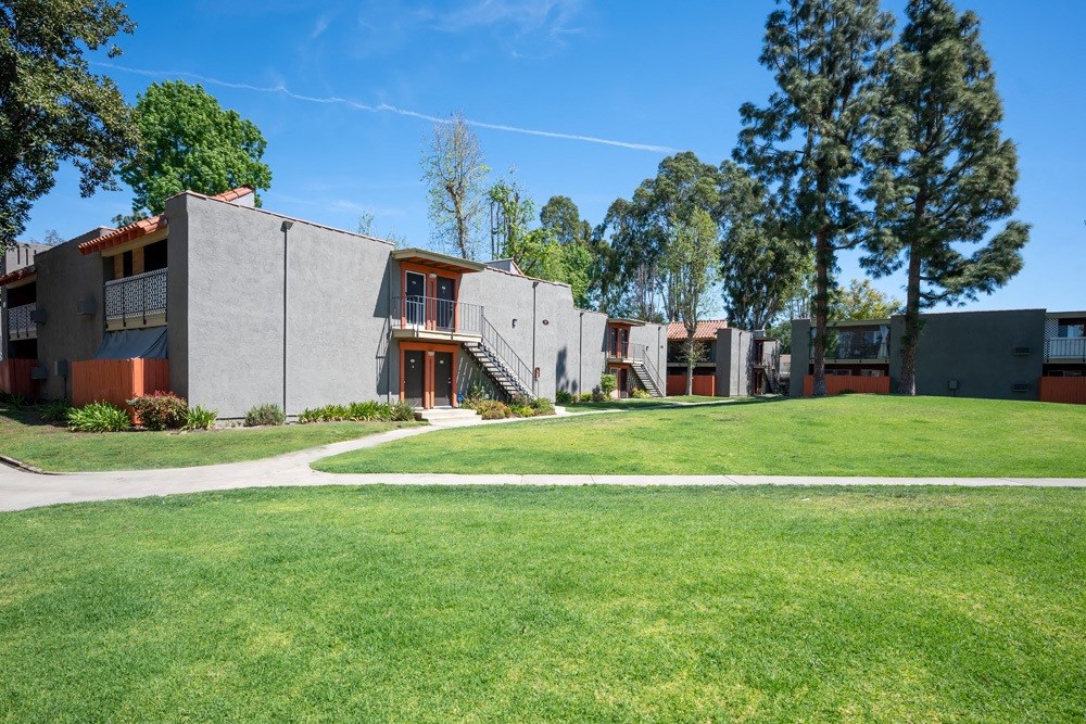 La Serena Rowland Heights, CA Community Exterior