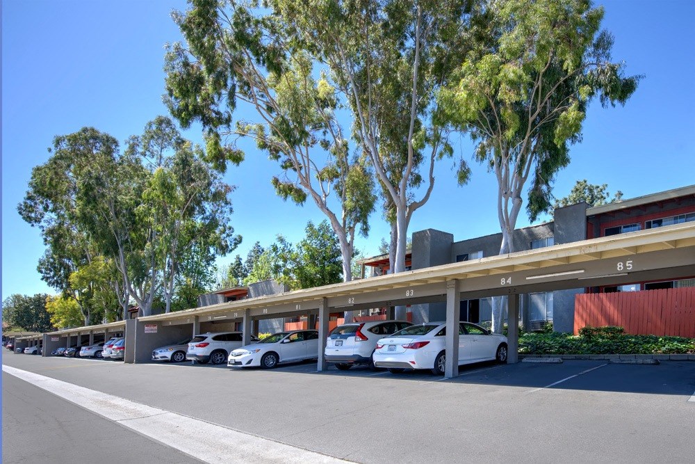 La Serena Rowland Heights, CA Parking