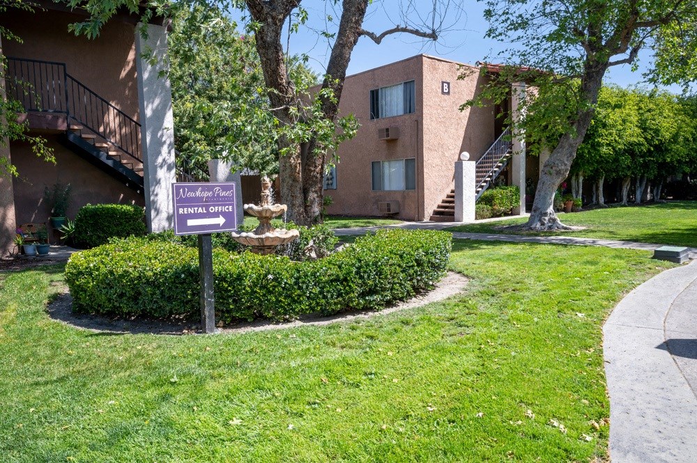 Newhope Pines Santa Ana, CA Community Exterior