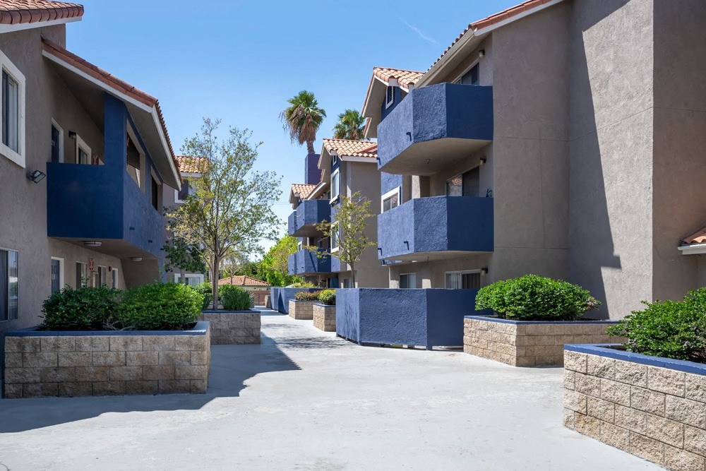 San Tropez Santa Ana, CA Community Exterior