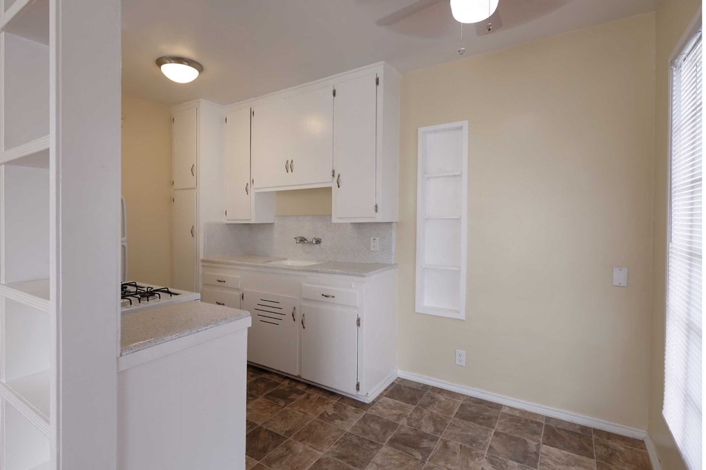 Marina Apartments & Boat Slips Long Beach, CA Apartment Kitchen