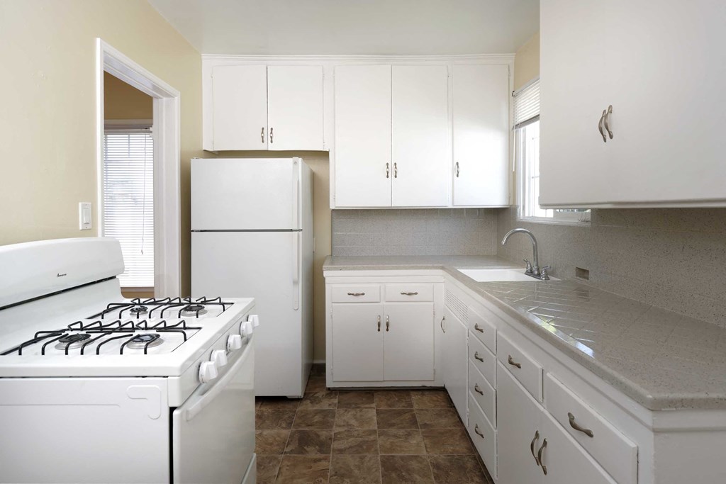 Marina Apartments & Boat Slips Long Beach, CA Apartment Kitchen