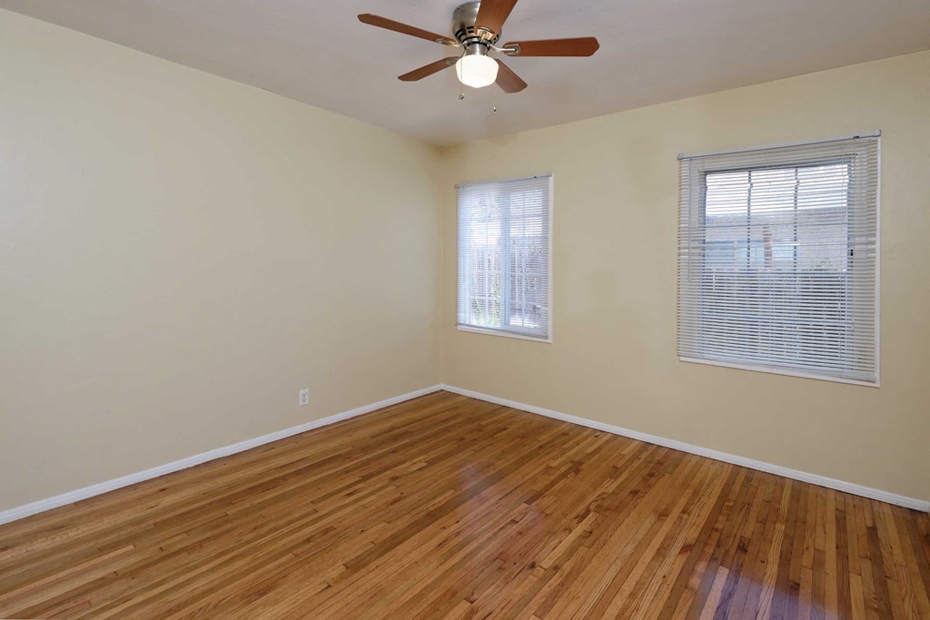 Marina Apartments & Boat Slips Long Beach, CA Apartment Bedroom