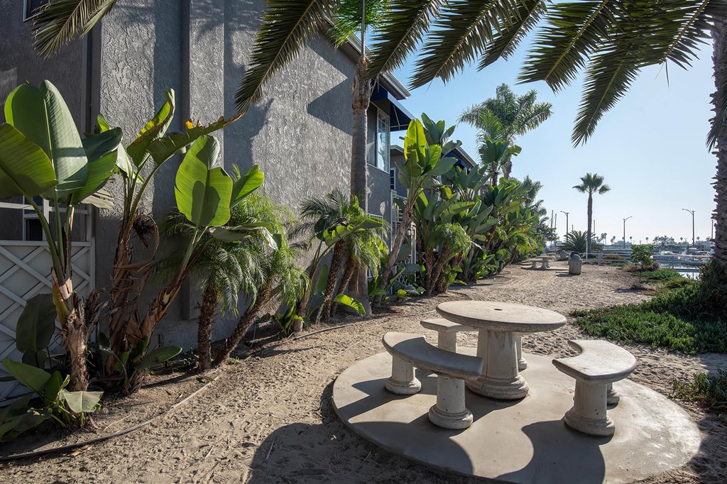 Marina Apartments & Boat Slips Long Beach, CA Outdoor Seating