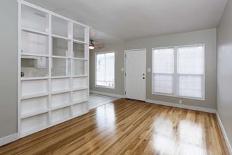5440 E. Sorrento 1-2 Beds Apartment for Rent - Photo Gallery 3
