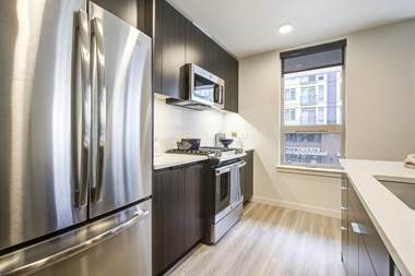 4722 Fauntleroy Way SW Studio-2 Beds Apartment for Rent - Photo Gallery 2