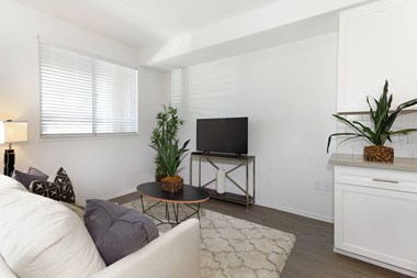5837 W. Sunset Blvd. Studio-2 Beds Apartment for Rent - Photo Gallery 3