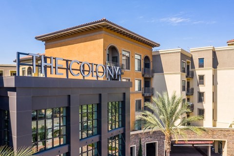 The Colony at The Lakes Building Exterior