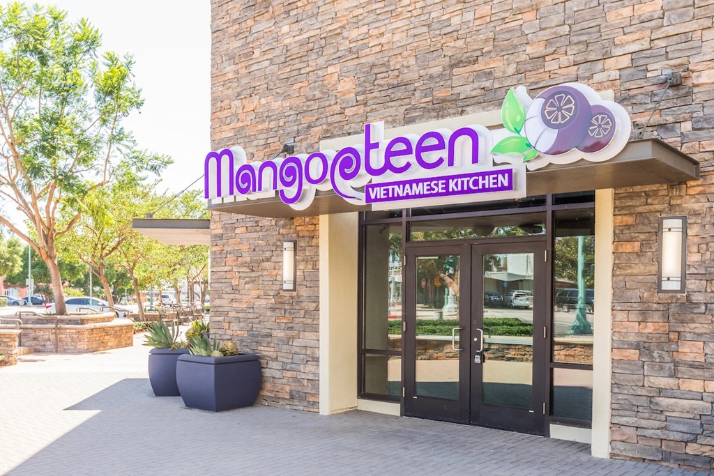 The Colony at The Lakes Retail