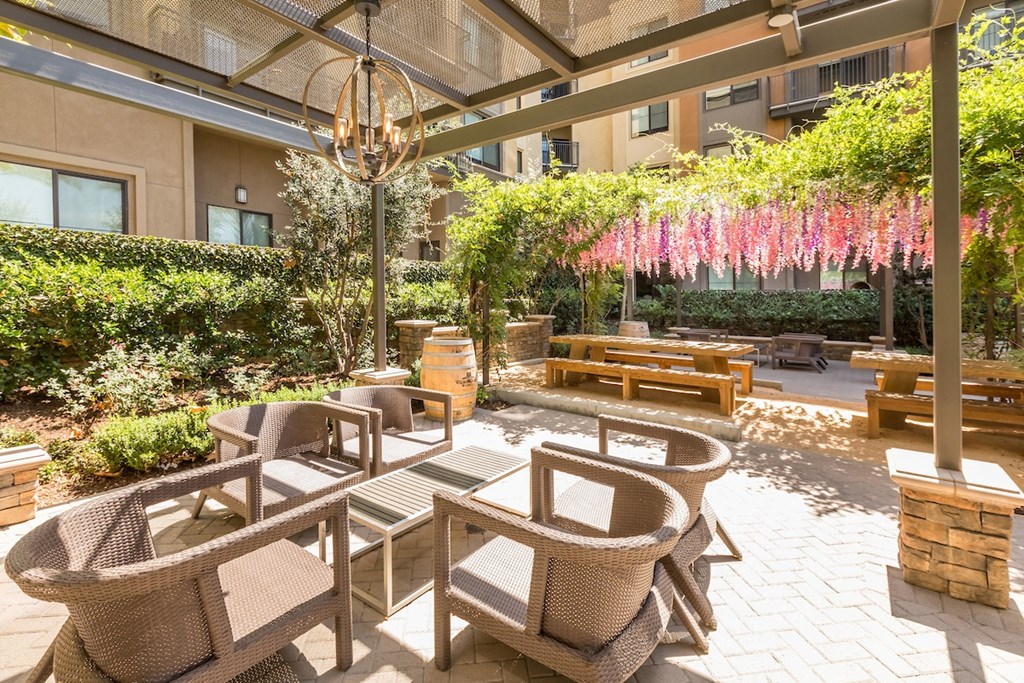 The Colony at The Lakes Wine Garden