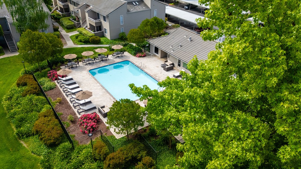 The Seasons Apartments