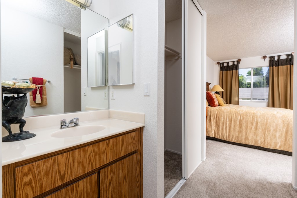 The Seasons Apartments